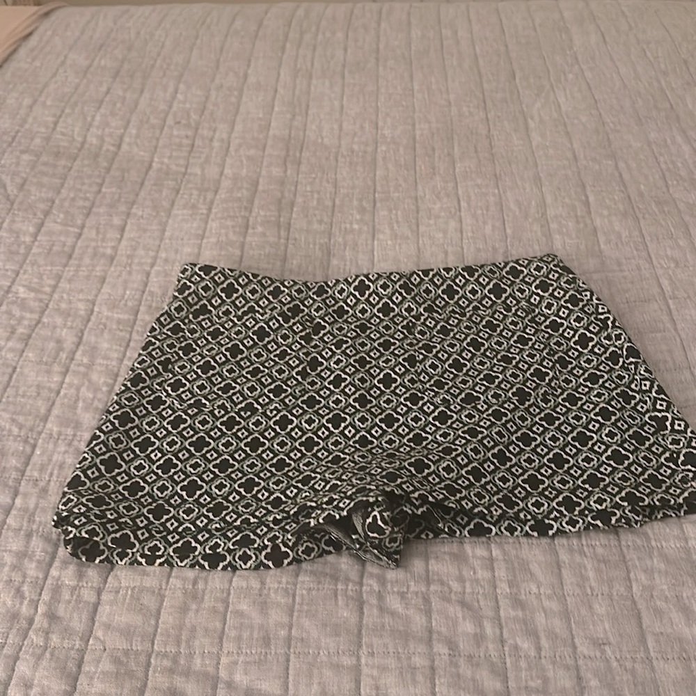 Gorgeous Elegant ANTHROPOLOGY SKORT